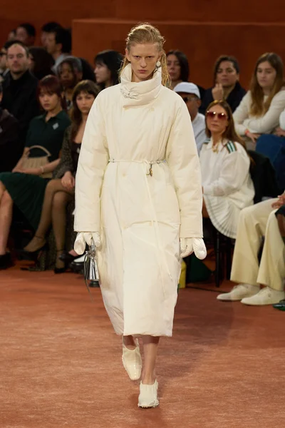 Look 1